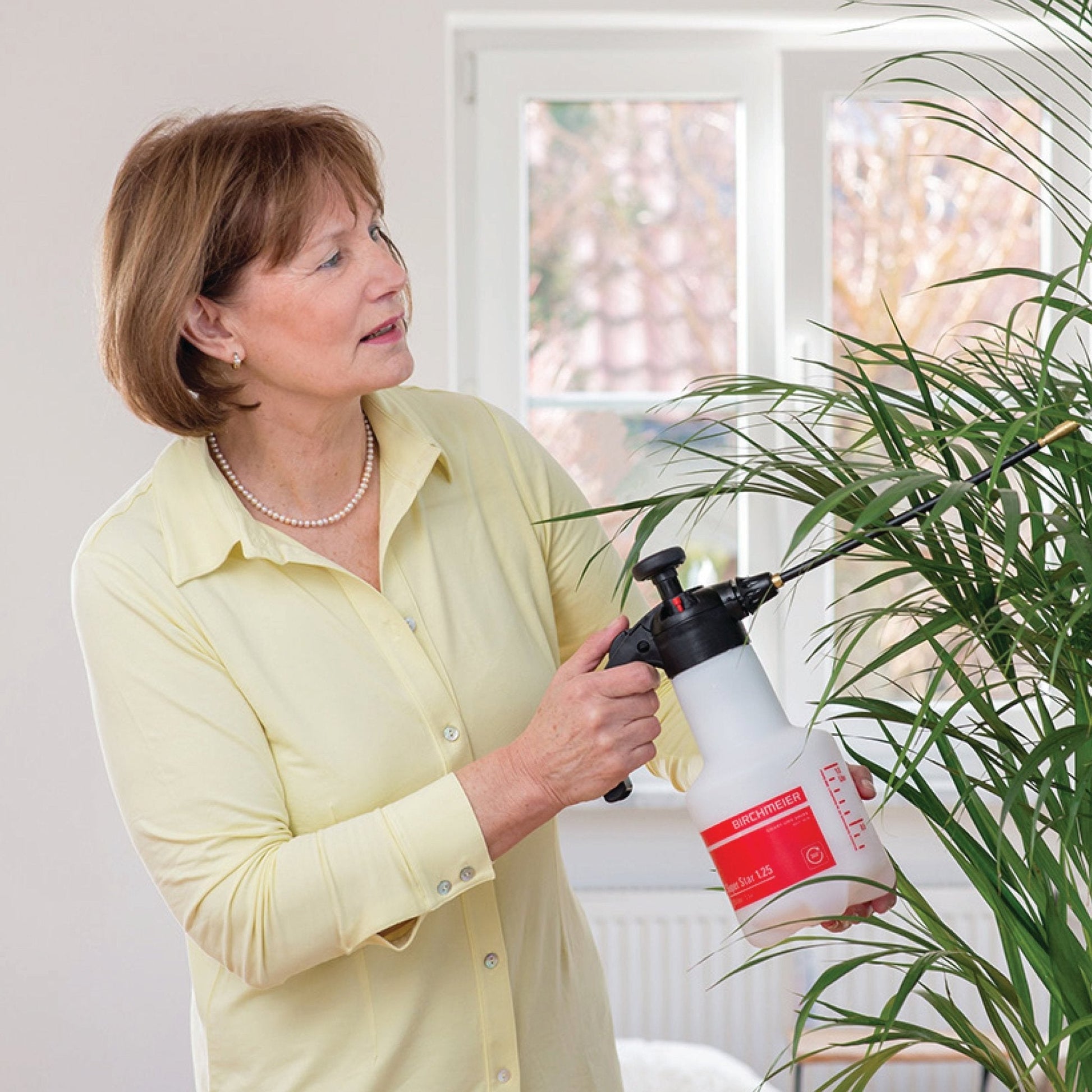 360° spraying demonstration in home garden