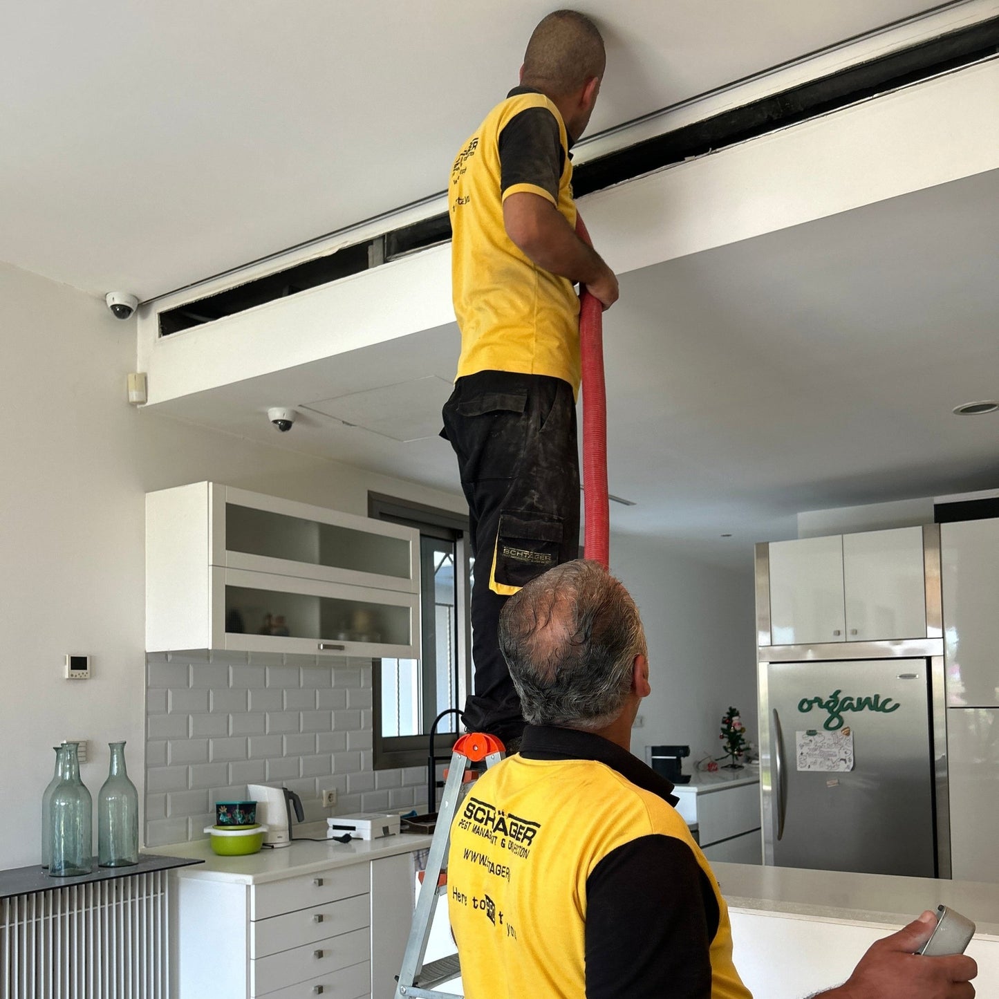 Certified duct cleaning service in Beirut Lebanon by Schtager