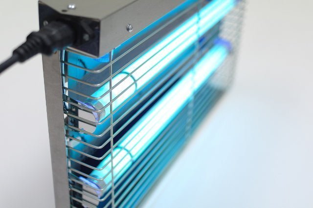 FT-47 UV lamps and housing detail